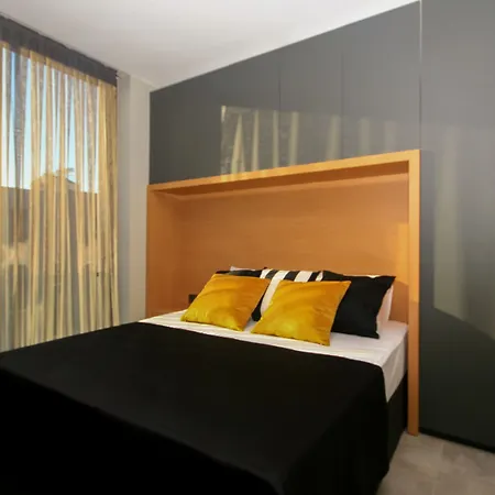 Loft 1502 *